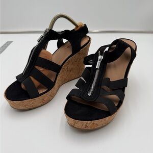 Torrid Zip Wedge Stretch Front Faux Suede Black (WW) Size 10 4" Heel Height NEW